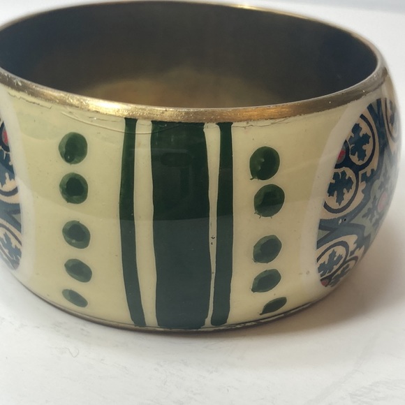 Enamel Metal Bangle Bracelet Cream Green - Picture 3 of 15
